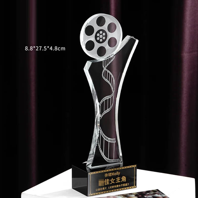Maßgefertigte Kristalltrophäe, – Photography Competition Bewertung und Preis
