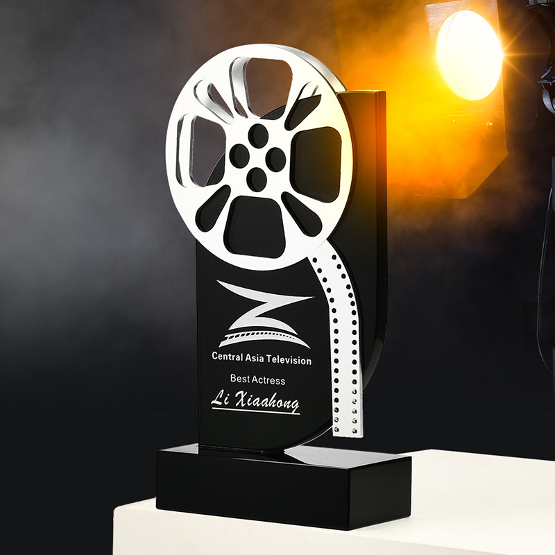 Maßgefertigte Kristalltrophäe, – Photography Competition Bewertung und Preis